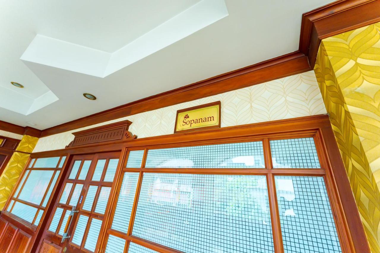 ออร์คิด เรซิเดนซี Hotel กัตตะยัม ภายนอก รูปภาพ