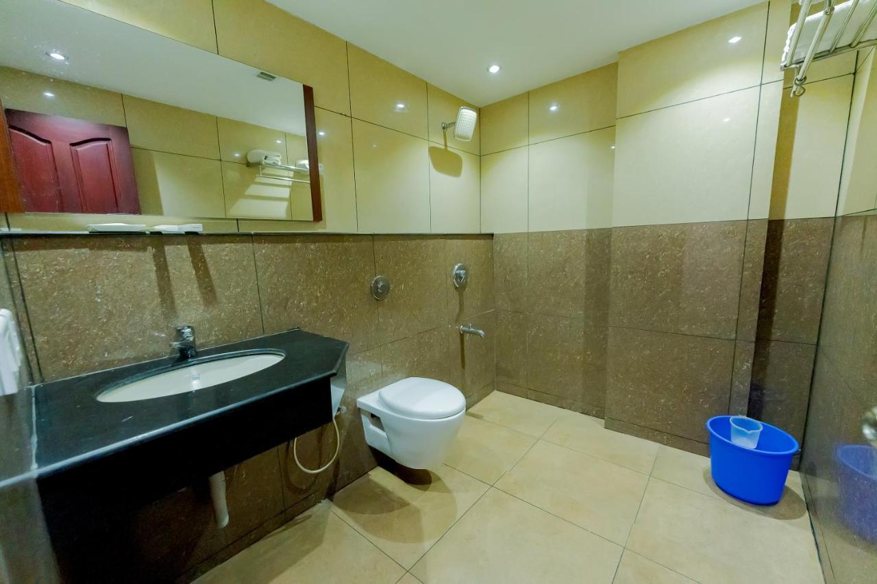 ออร์คิด เรซิเดนซี Hotel กัตตะยัม ภายนอก รูปภาพ