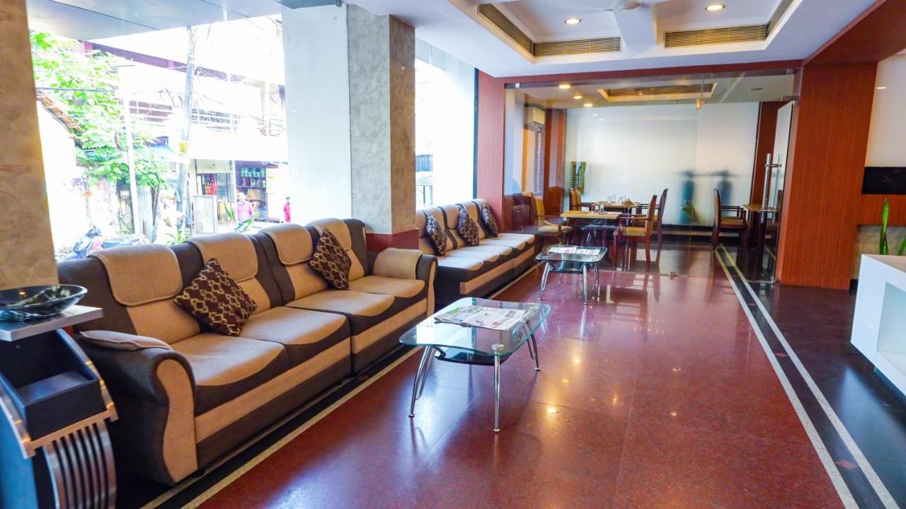 ออร์คิด เรซิเดนซี Hotel กัตตะยัม ภายนอก รูปภาพ