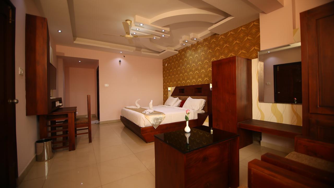 ออร์คิด เรซิเดนซี Hotel กัตตะยัม ภายนอก รูปภาพ